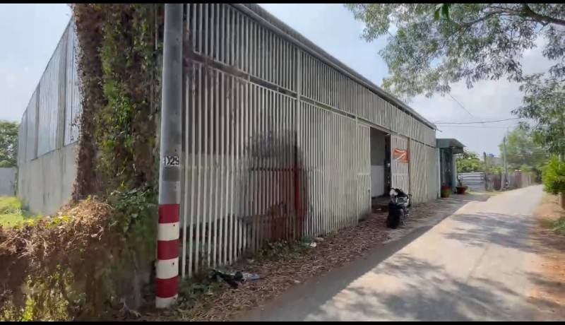 Cho thuê kho 500m2, sẵn điện nước văn phòng làm việc