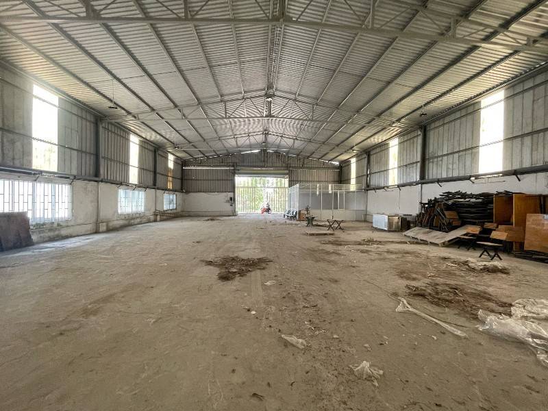 Cho thuê kho 500m2, sẵn điện nước văn phòng làm việc