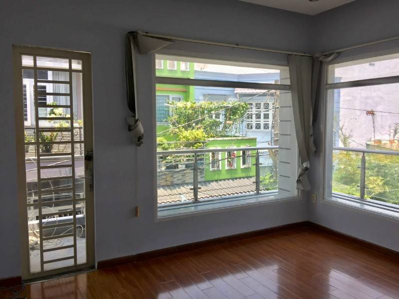 CHO THUÊ BIỆT THỰ MI NI. GIÁ RẺ. DT 8X12. TRỆT 2 LẦU. GIÁ 15TR