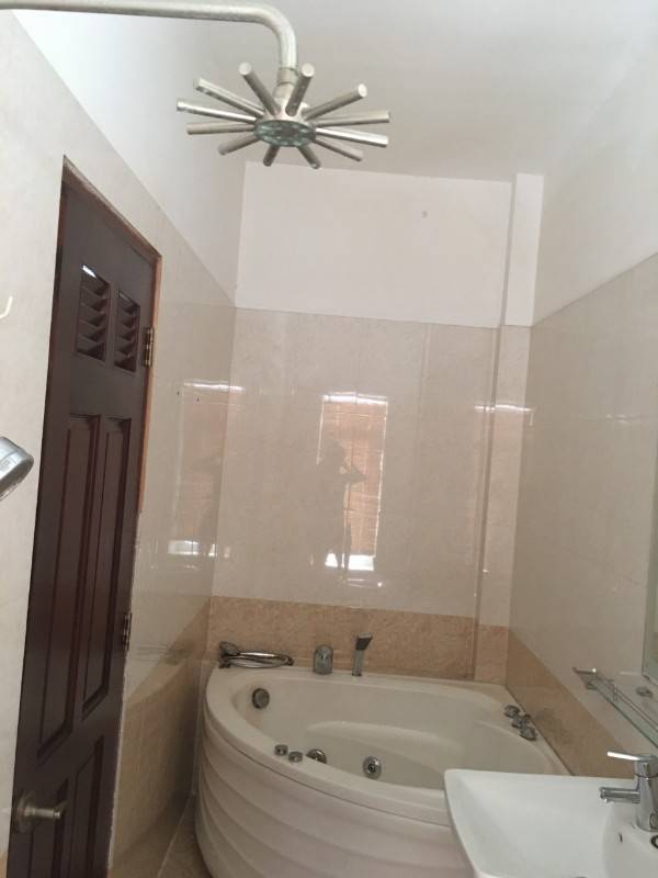 CHO THUÊ BIỆT THỰ MI NI. GIÁ RẺ. DT 8X12. TRỆT 2 LẦU. GIÁ 15TR