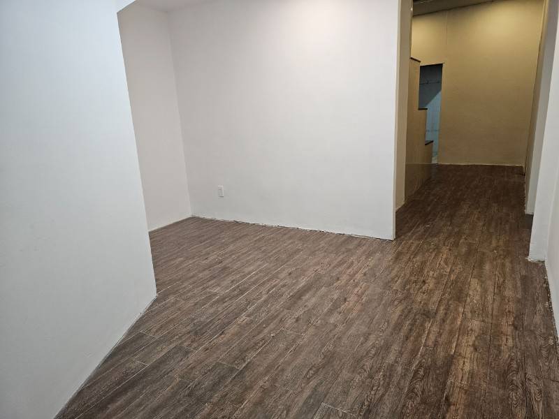Cho thuê mặt bằng mặt tiền 18 Mạc Thị Bưởi, P.Bến Nghé, Quận 1, 4x20m