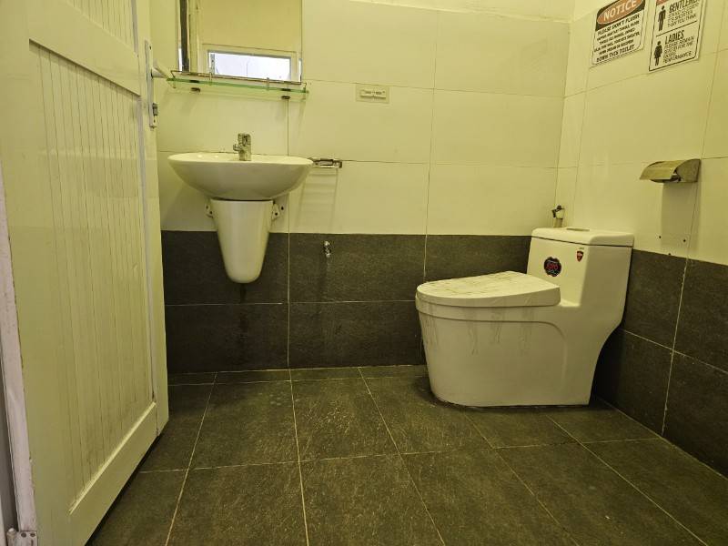 Cho thuê mặt bằng mặt tiền 18 Mạc Thị Bưởi, P.Bến Nghé, Quận 1, 4x20m