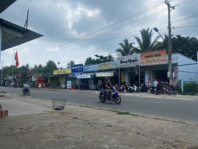 Cho thuê nhà nguyên căn mặt tiền kinh doanh gần chợ Ba Vát