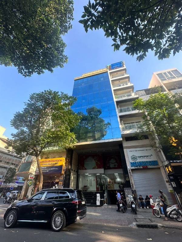 Cho thuê nguyên tòa nhà 9 tầng đường Nguyễn Thái Bình, Quận 1