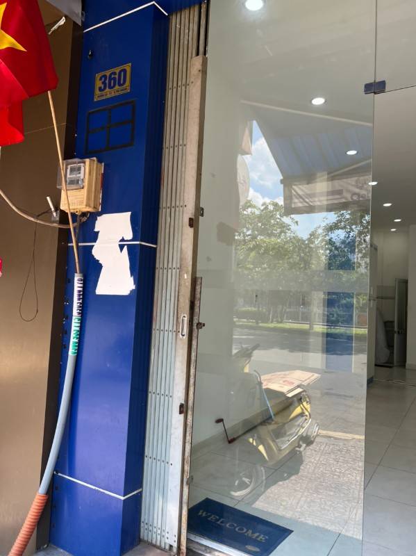 Cho thuê tầng trệt mặt tiền số 360 đường Trường Sa, Q. Phú Nhuận
