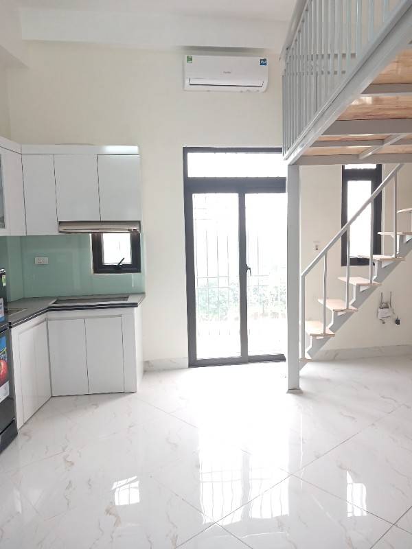 Chính chủ cho thuê căn hộ khép kín,có gác xép,có thang máy. Giá : 4 tr
