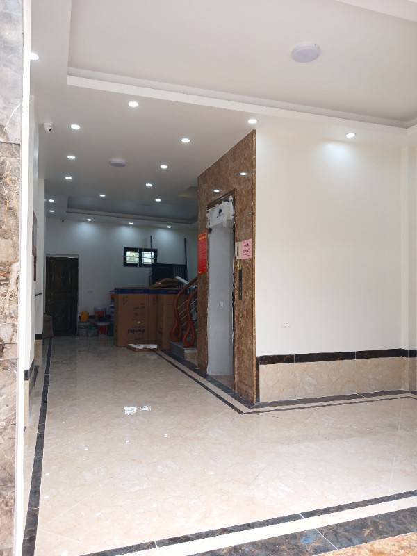 Chính chủ cho thuê căn hộ khép kín,có gác xép,có thang máy. Giá : 4 tr