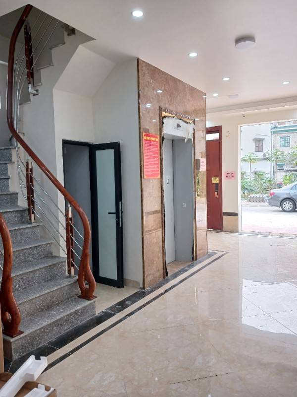 Chính chủ cho thuê căn hộ khép kín,có gác xép,có thang máy. Giá : 4 tr