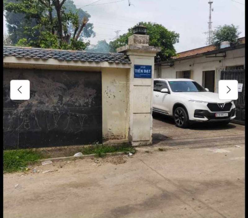 Cho thuê nhà xưởng 1200m2 đường xe tải 10 tấn ra vào thoải mái.