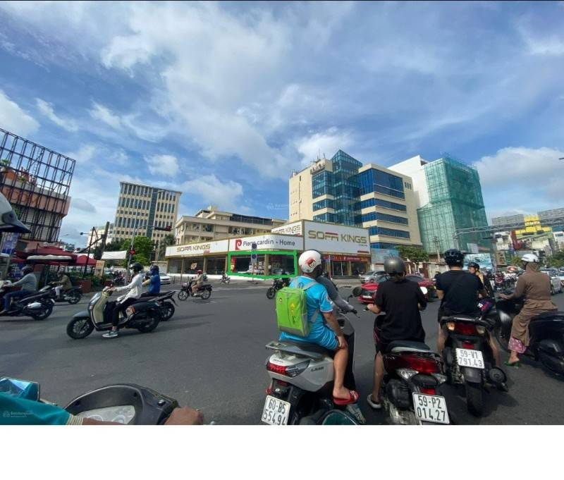CHÍNH CHỦ CHO THUÊ MB GÓC 2 MẶT TIỀN - ÚT TỊCH CỘNG HÒA