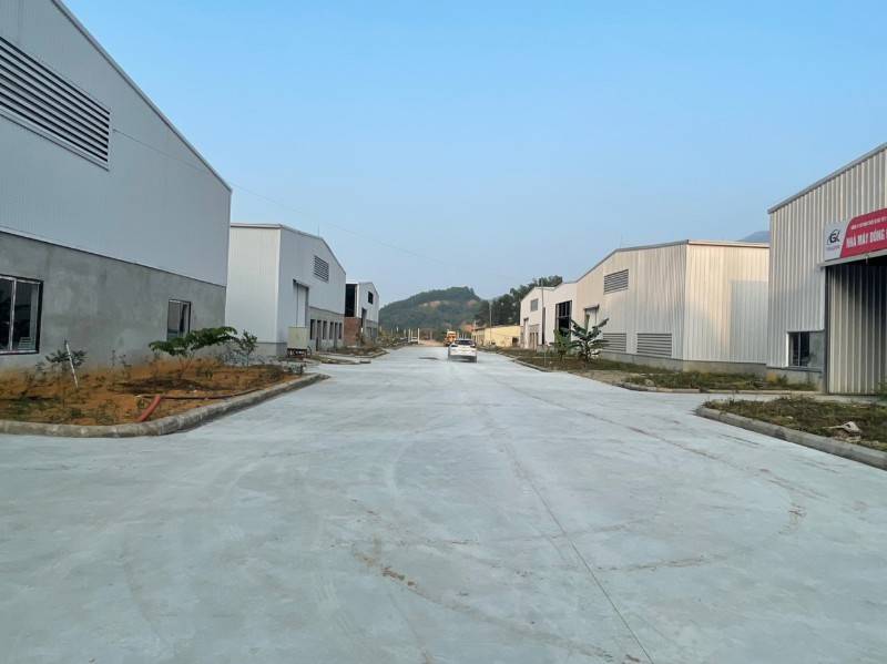 Cho thuê nhà xưởng gần Hà Nội, Giá rẻ 35K, pCCC đầy đủ