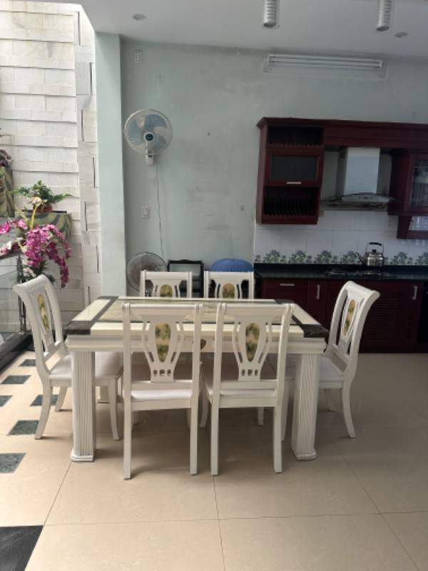 Nhà cho thuê mặt tiền đường Bùi viện