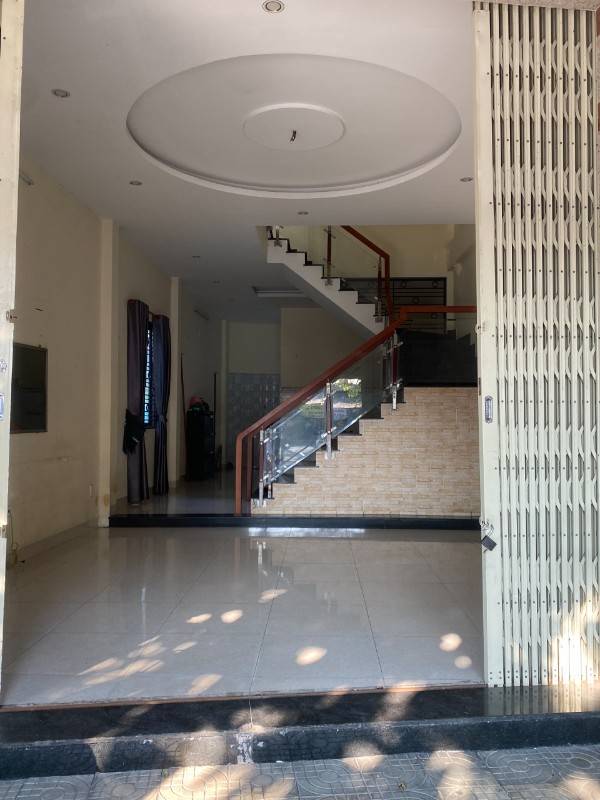 Cho thuê nhà nguyên căn mặt tiền đường Nguyễn Phước Nguyên