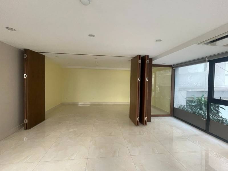 Mặt hồ Ba Mẫu, Spa, văn phòng, showroom