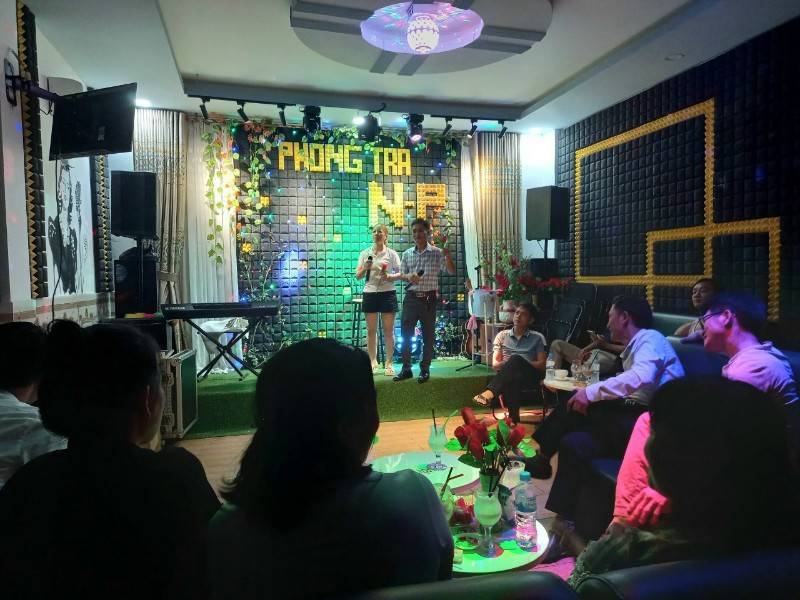 Không người trông coi quán Cần sang quán cafe gấp