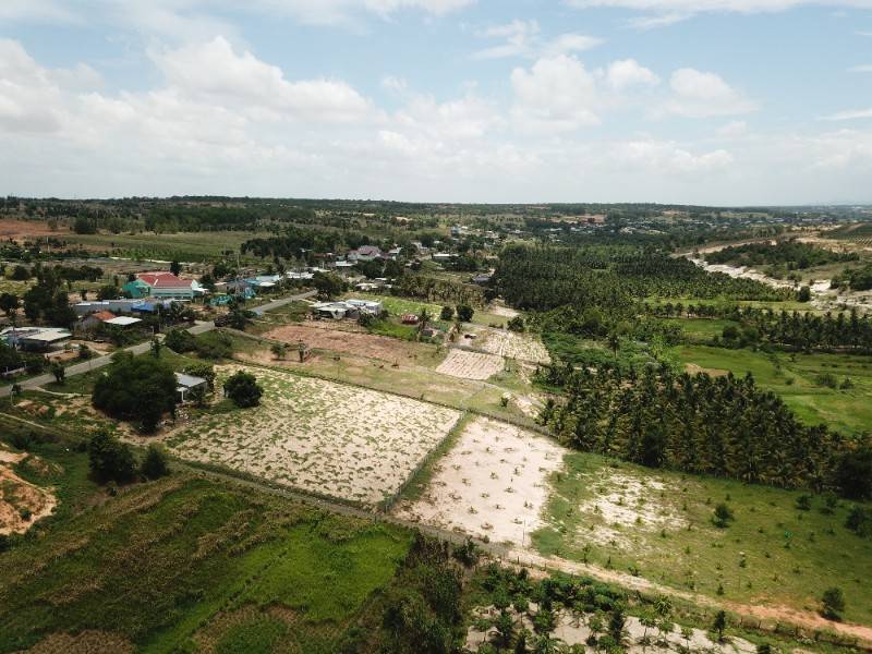 Bán đất Sổ Đỏ Mặt Tiền DT 715 Bình Thuận, khu vực sân bay Phan Thiết
