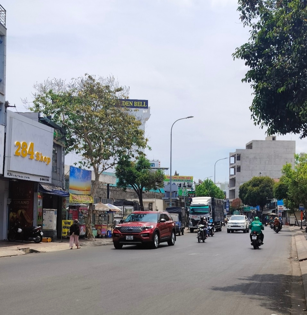 BÁN NHÀ CHDV THANG MÁY,6TẦNG MỚI XÂY 36PHÒNG ,thu nhập gần 200tr/th,DƯƠNG QUẢNG HÀM Gò Vấp