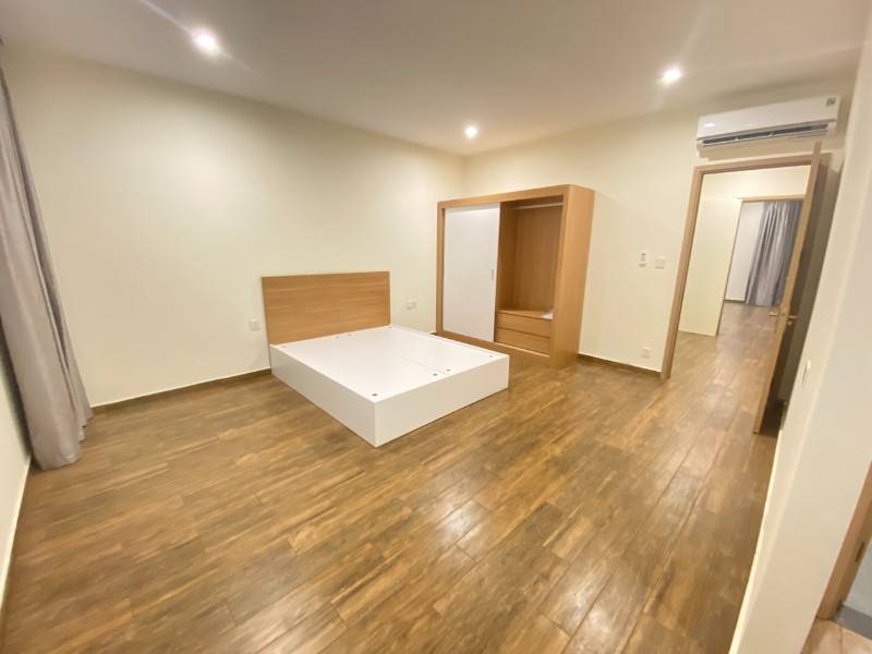 Cho thuê nhà phố Đại Dương, 5 tầng, 9,9 triệu/ tháng, đường 30 m