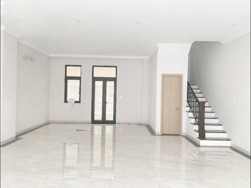 Cho thuê nhà phố Đại Dương, 5 tầng, 9,9 triệu/ tháng, đường 30 m