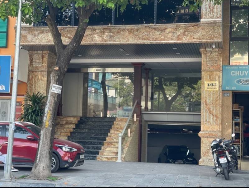 Cho thuê toà nhà xây mới, DT sàn 200m2, mặt phố Trần Khát Chân, HBT