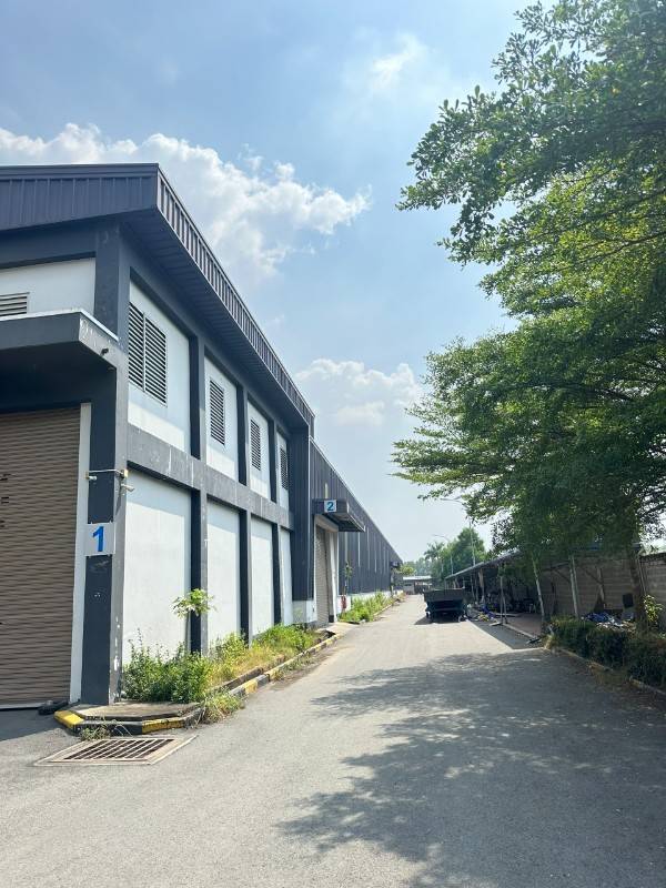 CHO THUÊ XƯỞNG 13000M2,X:7000M2,GIÁ:3.85USD,KCN PHÚ AN THẠNH - LONG AN