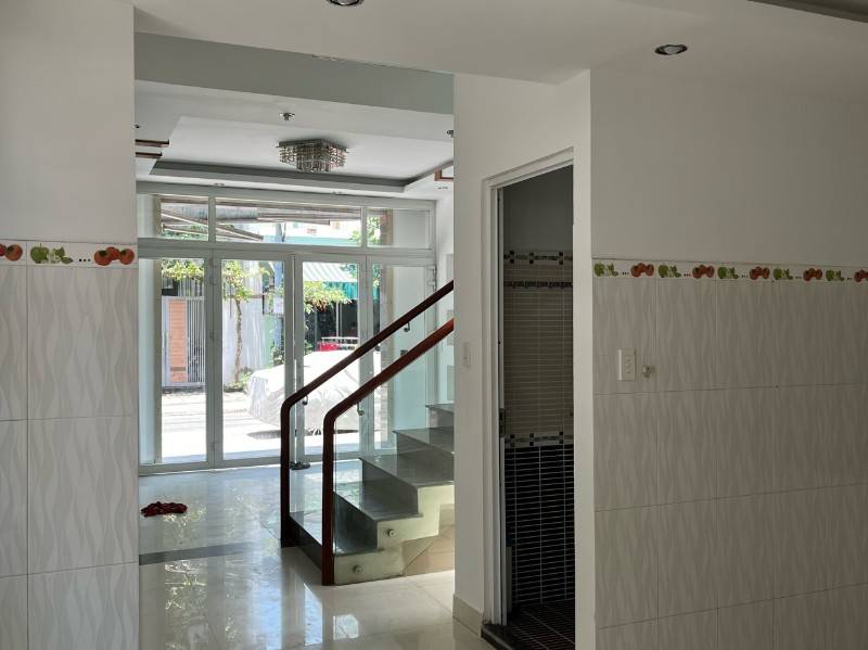 Nhà cho thuê 3 tầng nguyên căn 2 mặt tiền