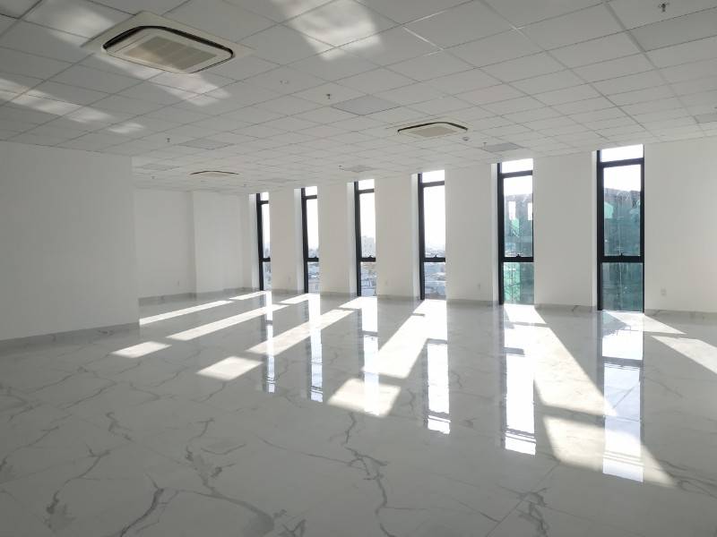 Văn phòng trống 125m2, 215m2 đầy đủ tiện nghi, dịch vụ tốt khu vực tru